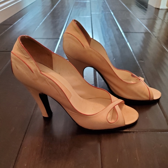 Marc Jacobs Nude Open Toe Pumps With Pink Trim - Picture 2 of 5